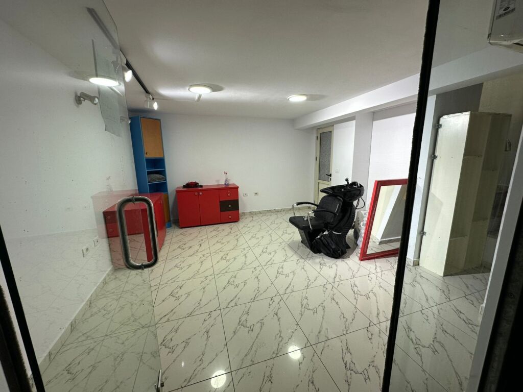 Business premises for rent !