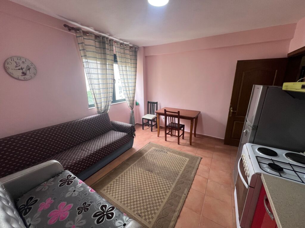 Jepet apartament 1+1 me qira