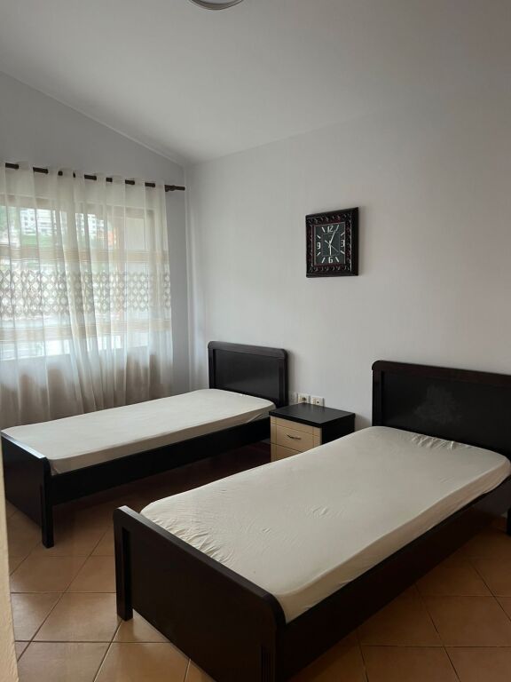 3+1 entrance for rent in Selitë!