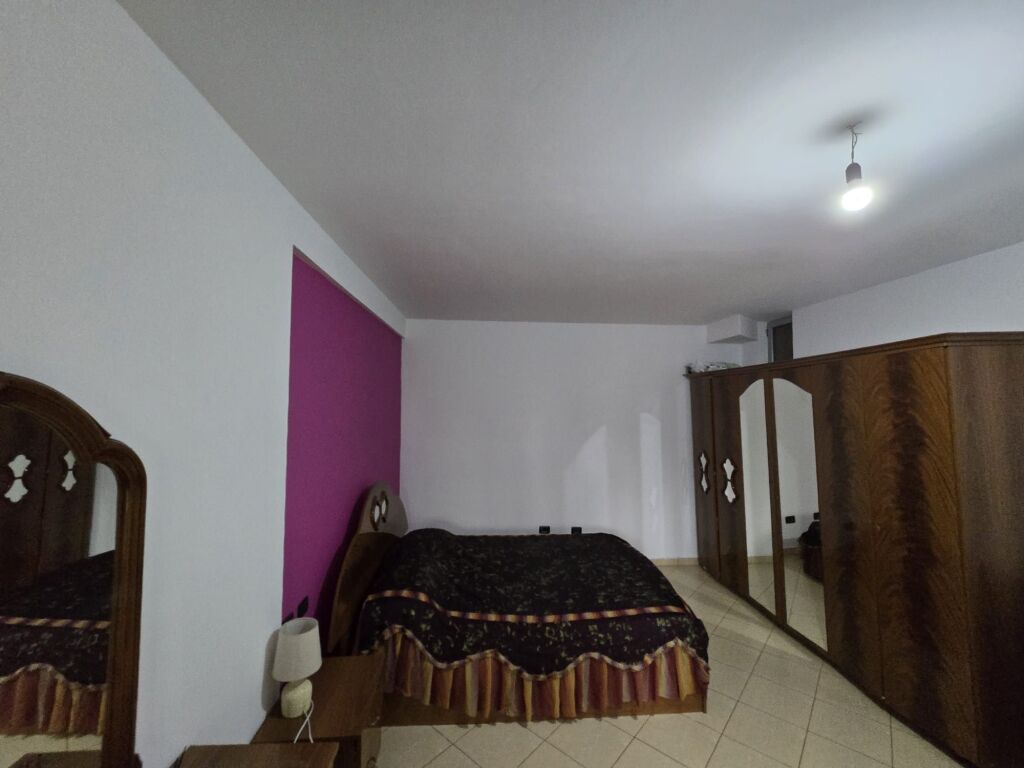 🏡 Apartment 2+1 + annex for rent 🍽️ 📍Near Bajram Curri Boulevard, Nikolle Kacorri street in front of the building with arrows 📐 108 m² | 🏢 2nd floor ✨ Furnished and well organized 🌿 With balcony 💶 Price: 500€ / month