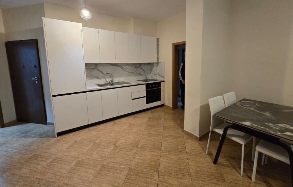 🏡 APARTAMENT 2+1 ME QIRA – Rruga e Kosovarëve