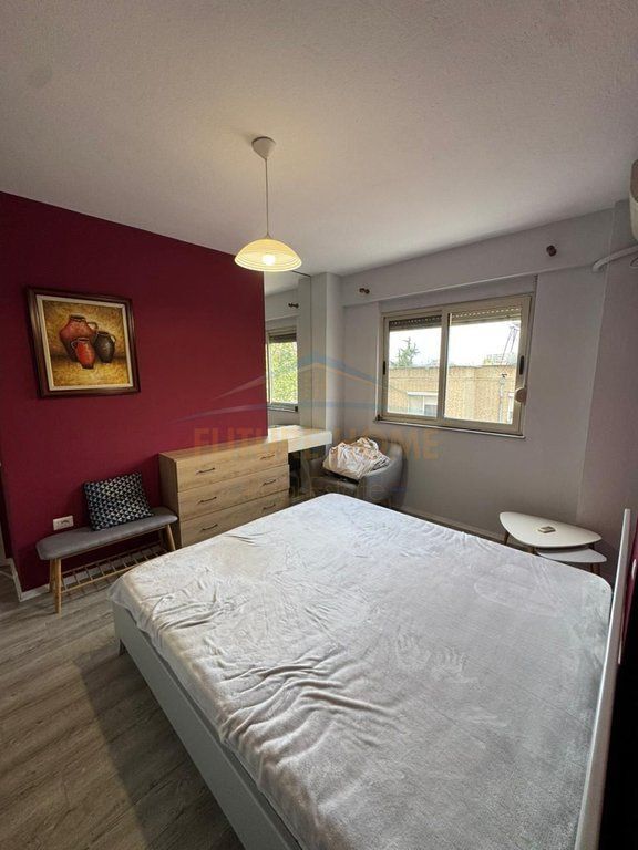 Qera, Apartament 3+1+2, Stacioni i Trenit
