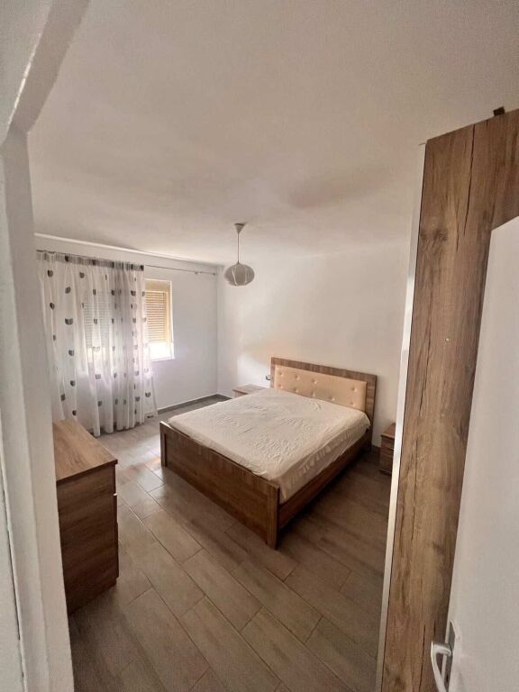 Apartament 1+1 per qera Ali Demi !
