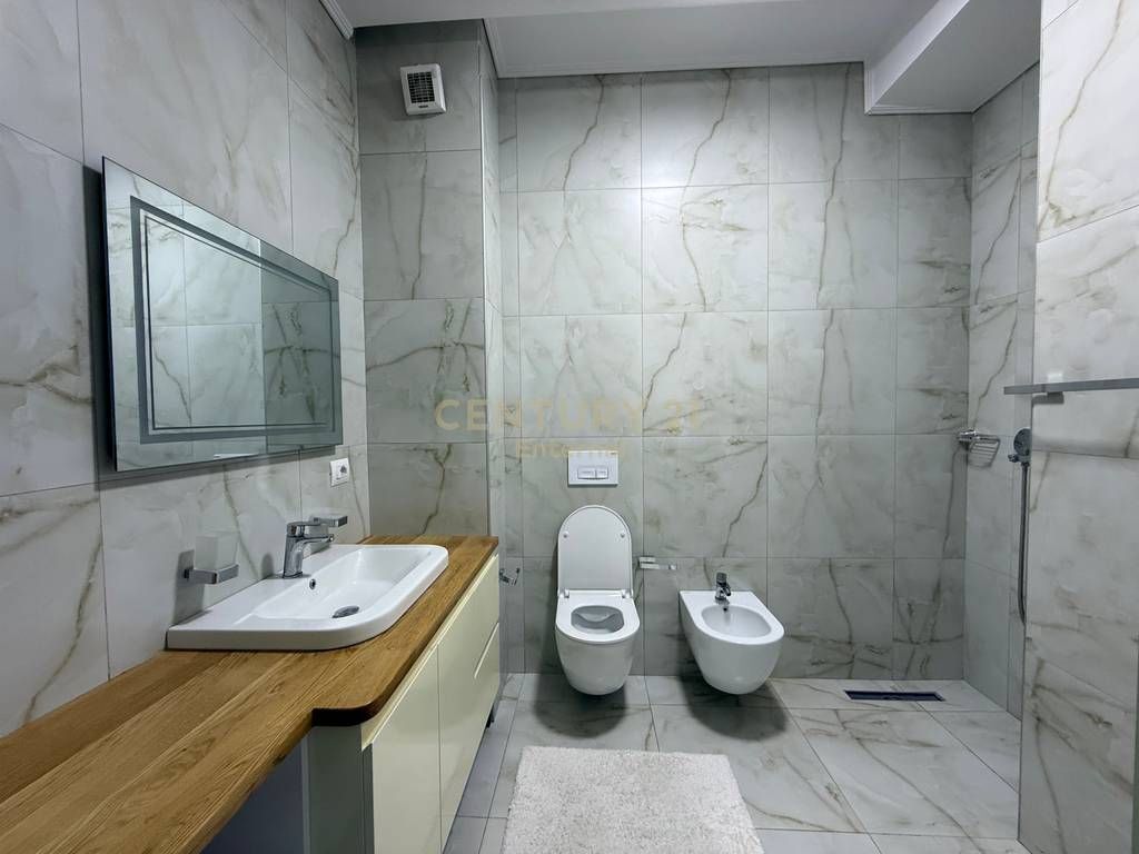 Apartament 2+1+2+post me Qira te Bulevardi i Ri 800 € /Muaj