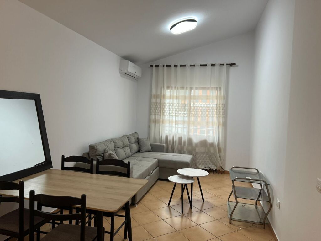 3+1 entrance for rent in Selitë!
