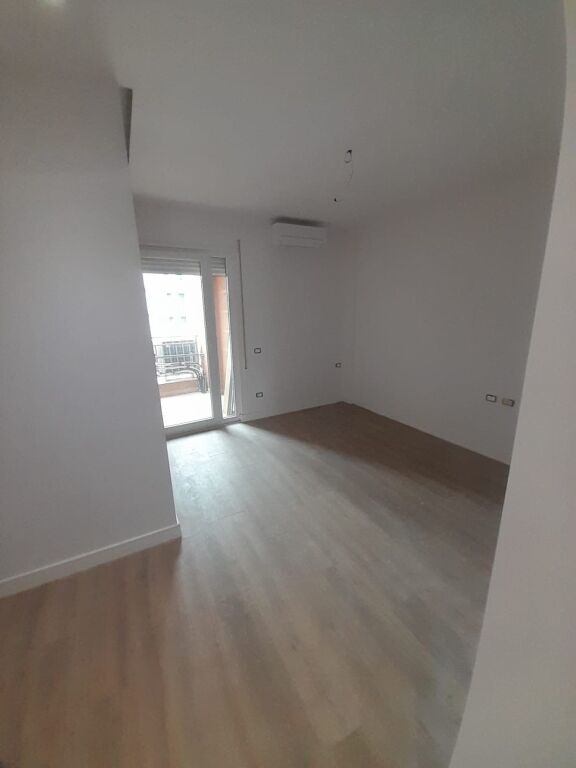 Apartment 2+1+ parking space for sale Red School !