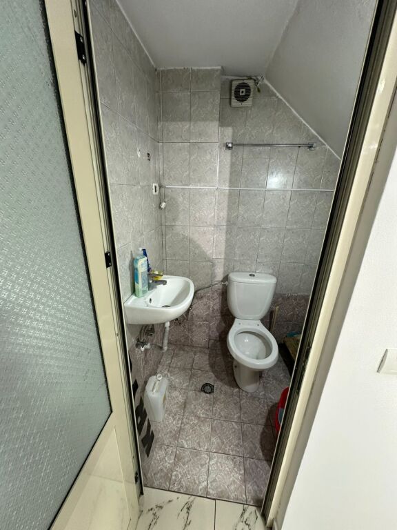 Business premises for rent !
