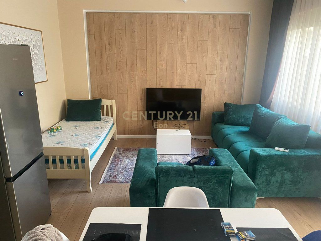 Shitet Apartament 1+1+ Oborr 60 M² ne Golem !