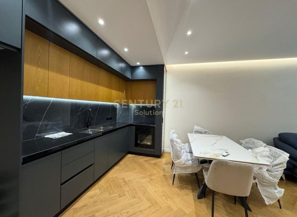 FOR RENT APARTMENT 2+1+2
