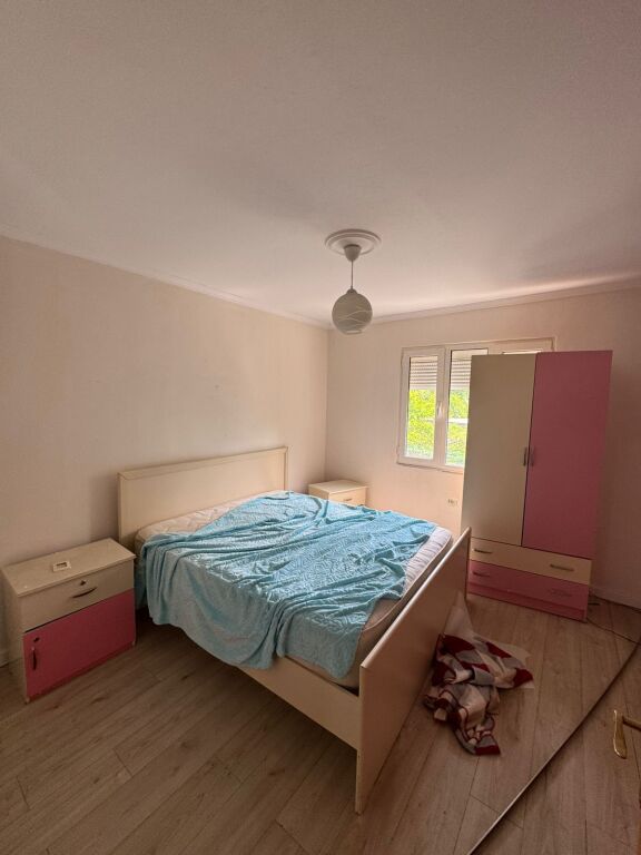 🏡 Shitet Apartament 1+1 tek Rruga “Pandeli Cale 22” – Irfan Tomini