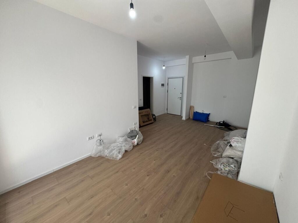 🏡 Shitet Apartament 1+1  📍 Ali Demi, Kompleksi Kaimi 💰 Çmimi: 108 milion lekë