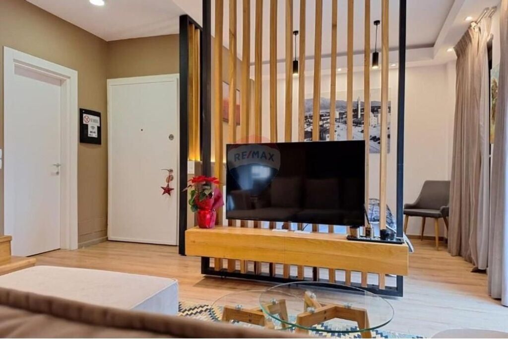 Apartament studio per qira, 21 Dhjetori