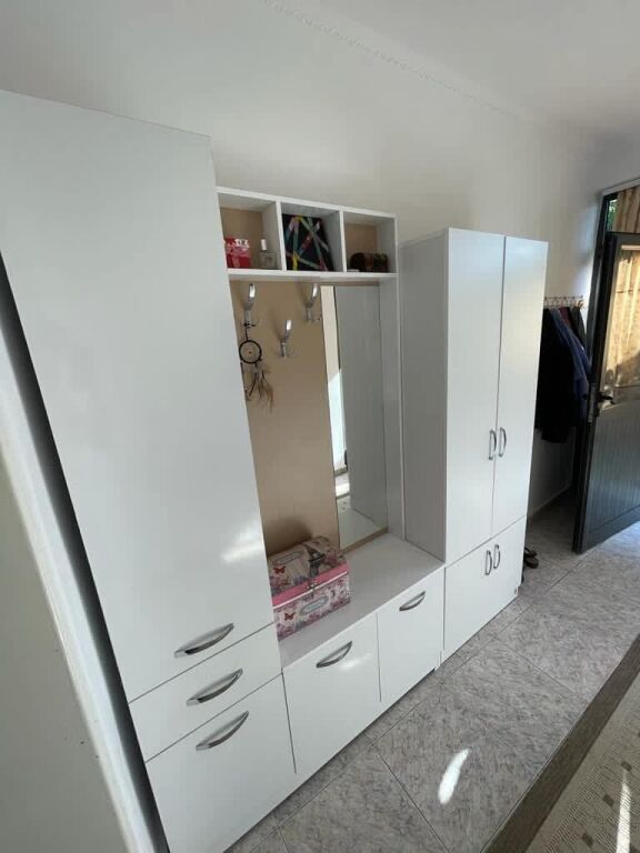 ME QERA SHTEPI PRIVATE 3+1 ME 3 VENDE PARKIMI - RR.ALI DEMI, TIRANE
