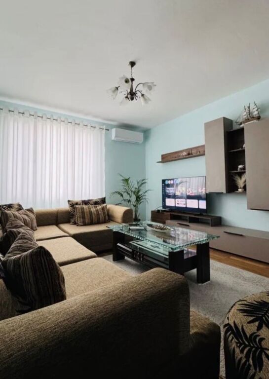 JEPET APARTAMENT ME QERA 1+1 RRUGA E KOSOVAREVE