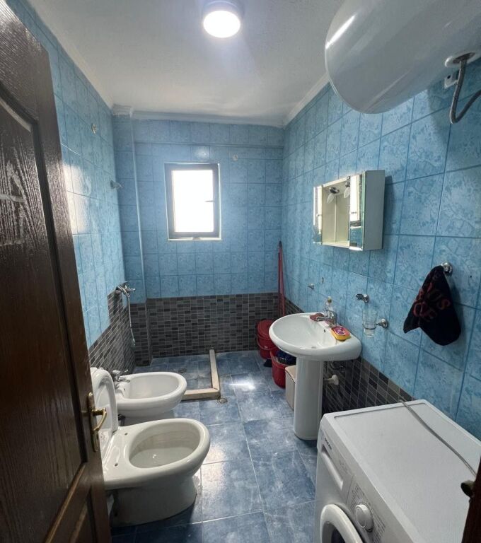 Jepet me qira apartament 1+1 te Bulevardi Zogu i Parë, tek New York.