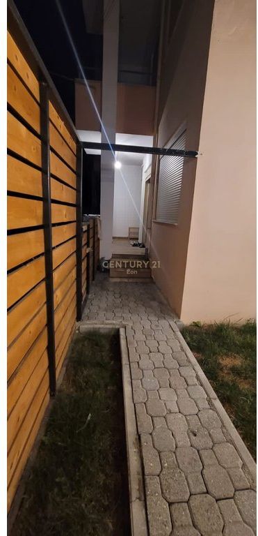 Shitet Apartament 1+1+ Oborr 60 M² ne Golem !