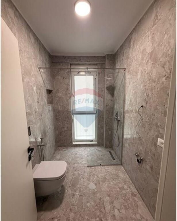 Super apartament 2+1 per shitje Fusha Avaicionit!