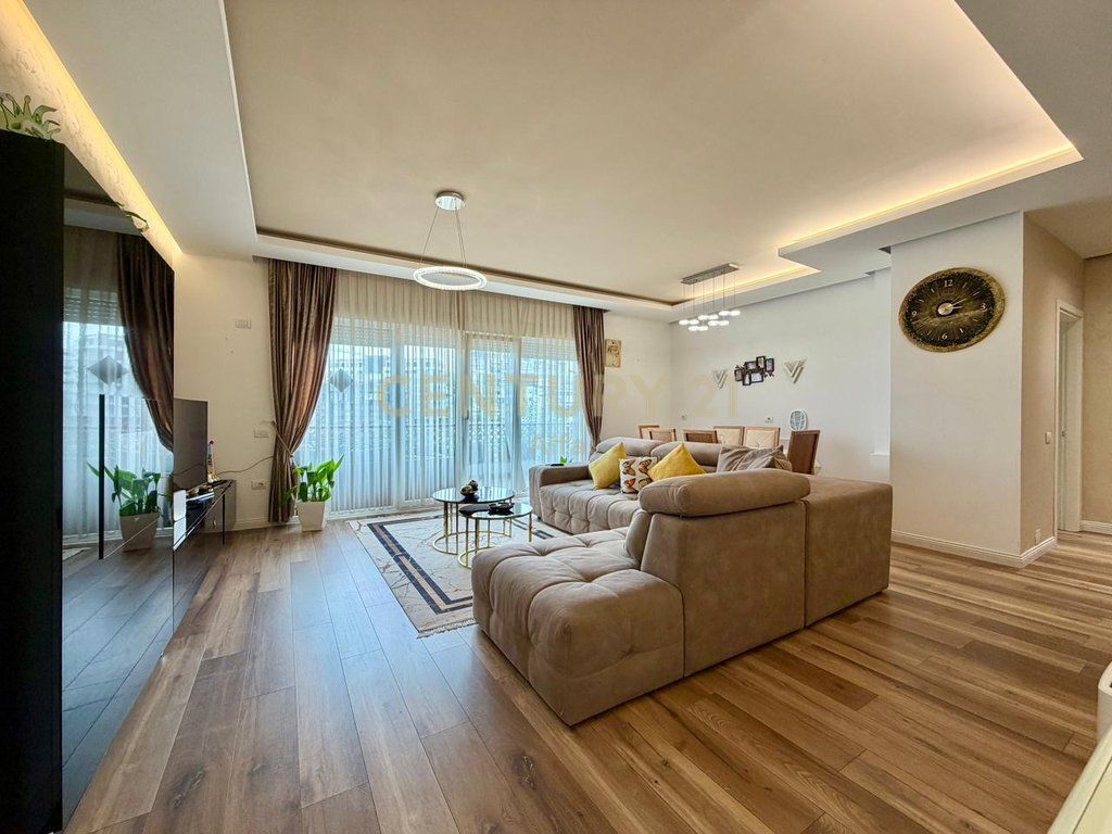 Apartament 2+1+2+Post Parkimi per shitje