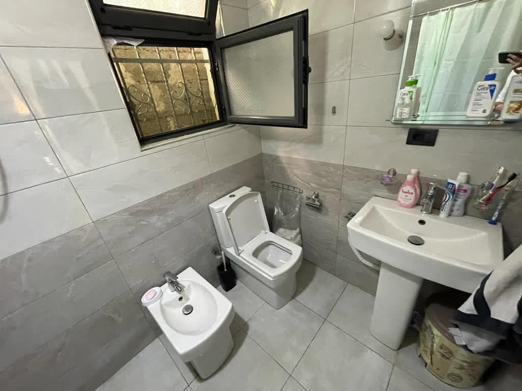 ME QERA SHTEPI PRIVATE 3+1 ME 3 VENDE PARKIMI - RR.ALI DEMI, TIRANE