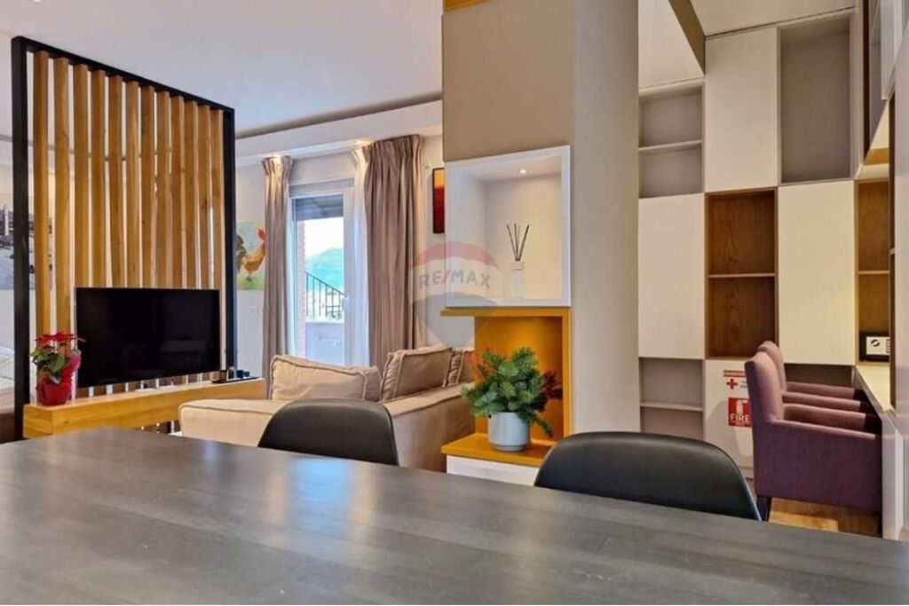 Apartament studio per qira, 21 Dhjetori