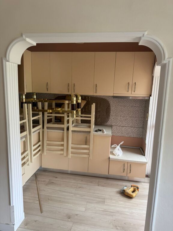 🏡 Shitet Apartament 1+1 – Irfan Tomini, Vasil Shanto