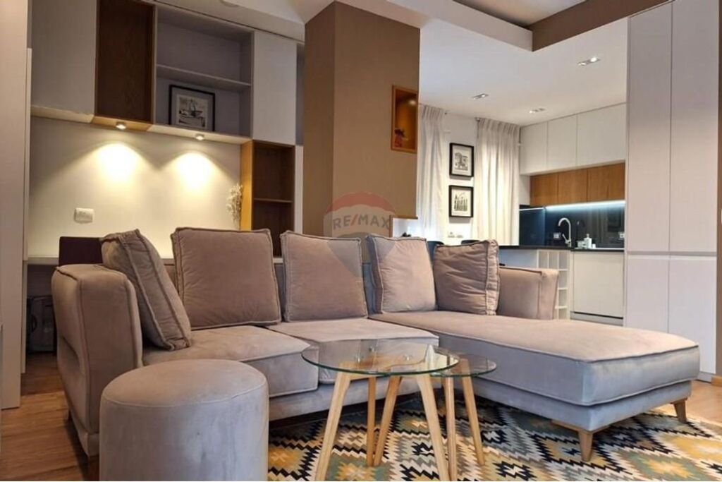 Apartament studio per qira, 21 Dhjetori
