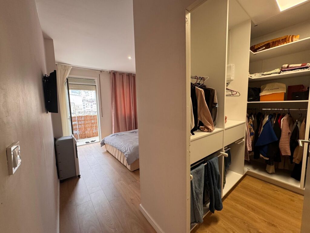 Shitet apartament 2+1 tek Liqeni i Thate