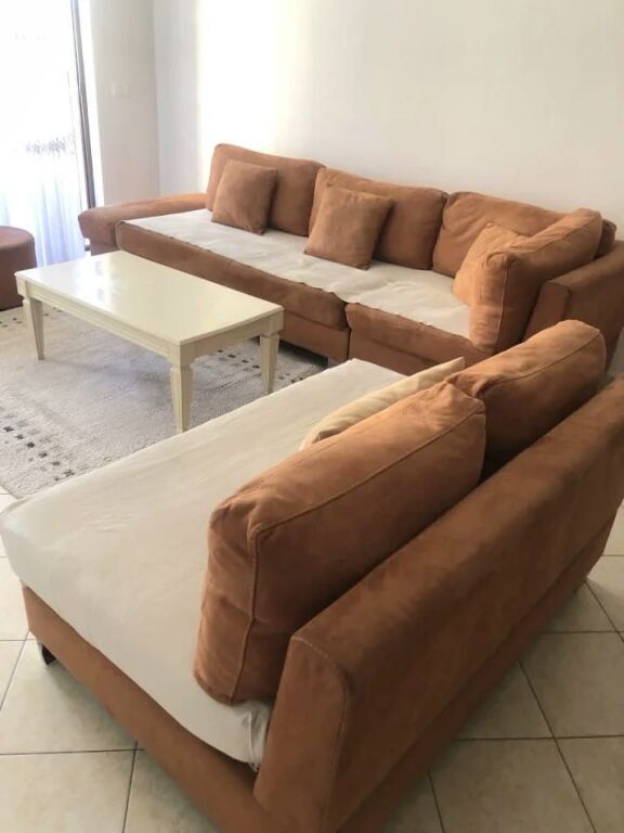 Appartamento 3+1+1 con Balcone in Affitto