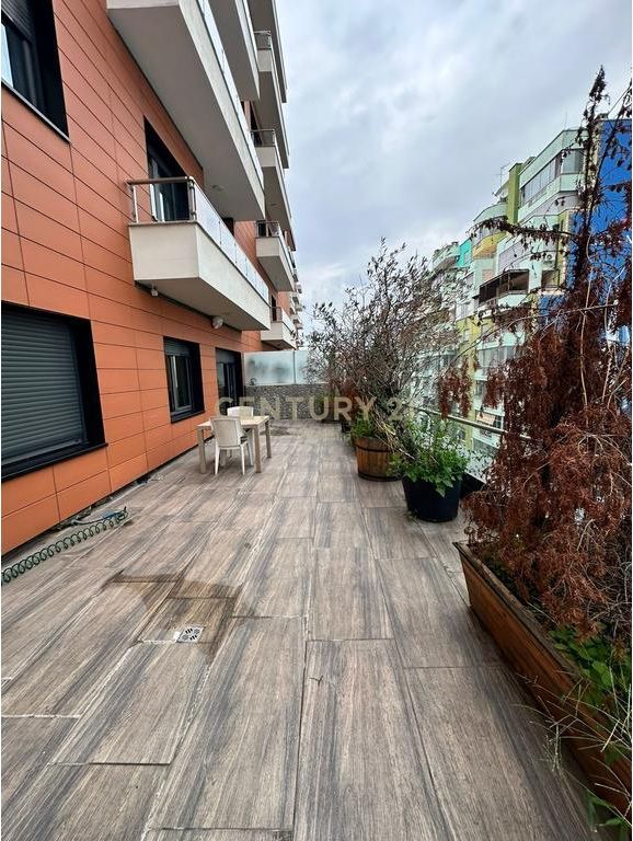Luxury 1+1 apartment for rent at Ring Center – Tirana