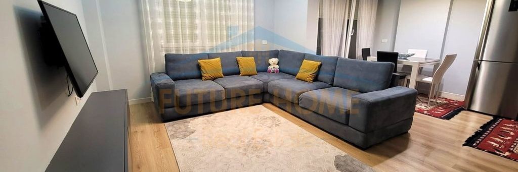 Rent, Apartment 2+1+2, 5 Maji Street, Tirana.