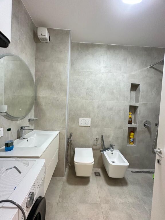 Shiten dy apartament se bashku, Rezidenca Oasis