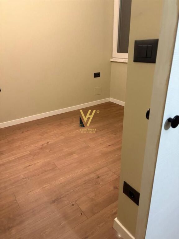 OFFICE 50 M2 FOR RENT IN BLLOKU 600 EURO