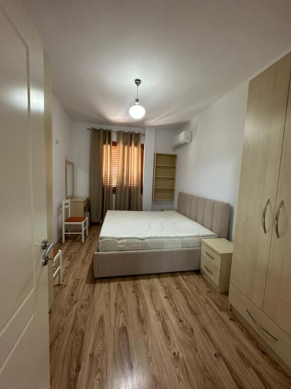 Shtepi private me qera 3+1+parkim