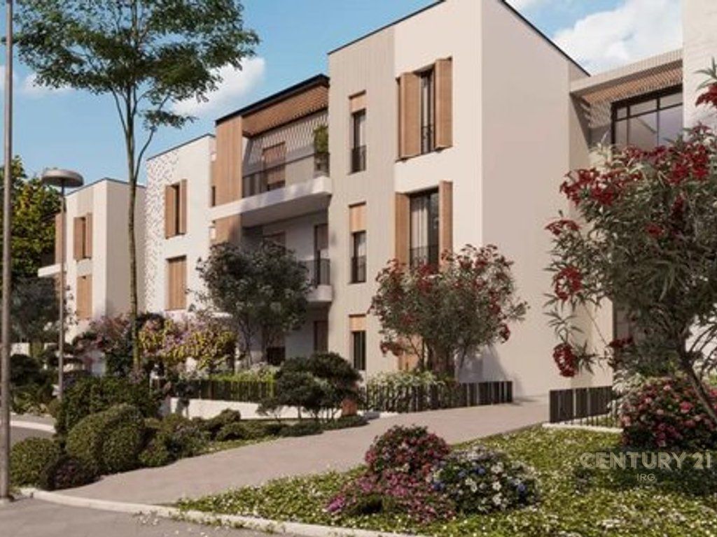 Shitet Duplex 2+1 me Pishinë Private – Maison de la Terre!
