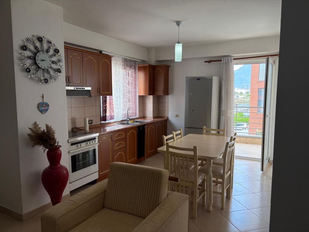 Grande Appartamento 3+1 in Affitto – Via "Jordan Misja"