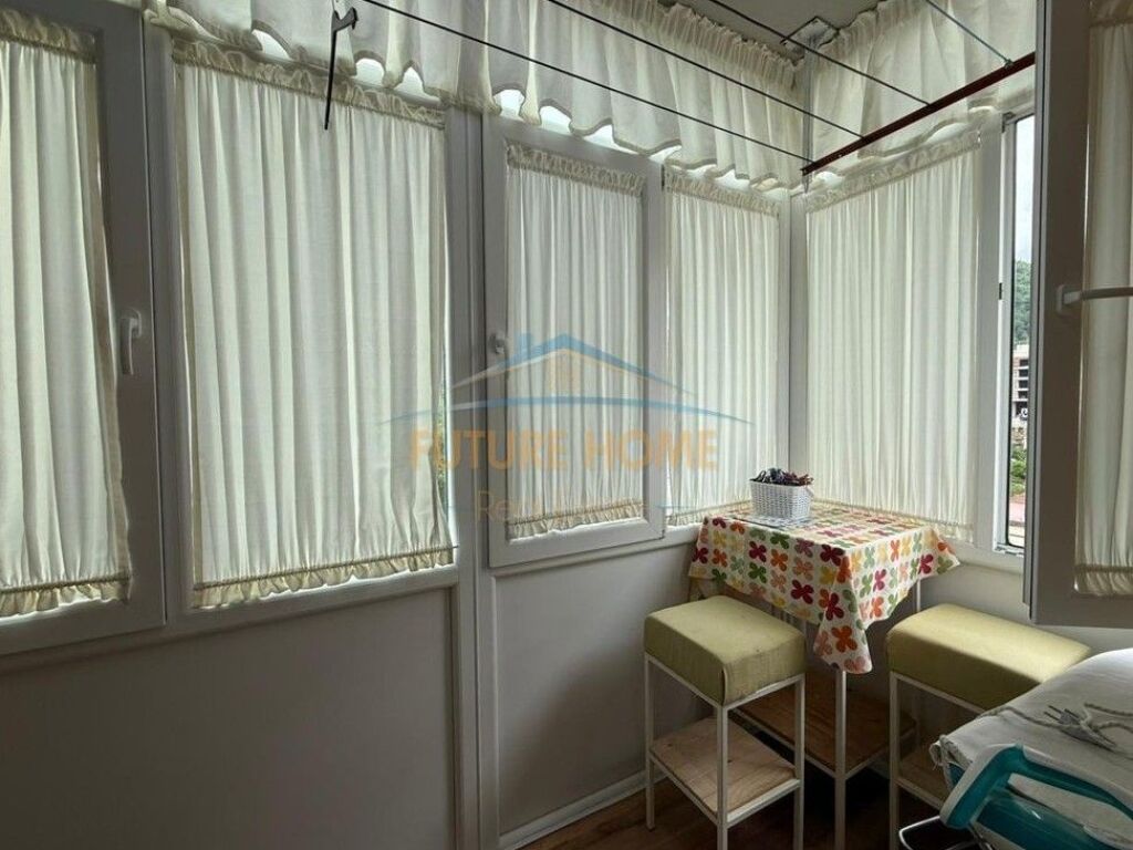 Shitet, Apartament 3+1+2+ Post Parkimi, Liqeni i Thatë, Tiranë.