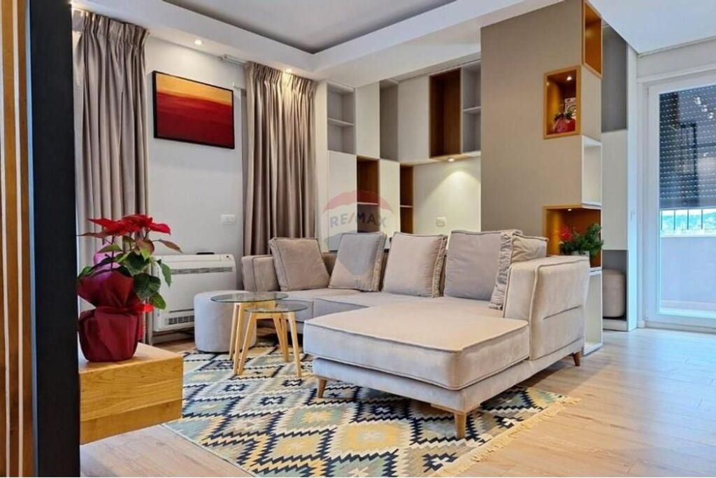 Apartament studio per qira, 21 Dhjetori