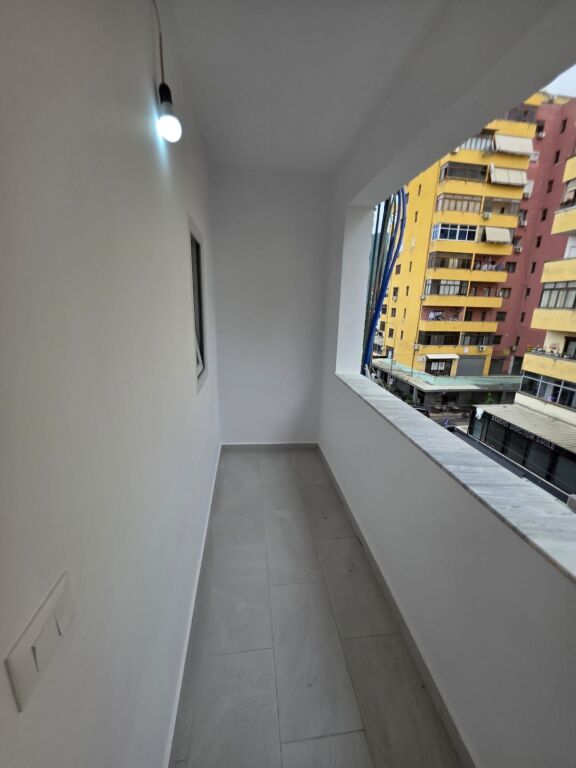 Shitet Apartament 1+1 📍Porcelan mbrapa Europianit