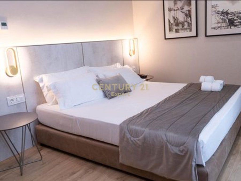 HOTEL IN VENDITA IN SECONDA FILA LUNGOMARE, VLORE