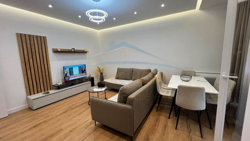 Rent, Apartment 2+1+2, 5 Maji Street, Tirana