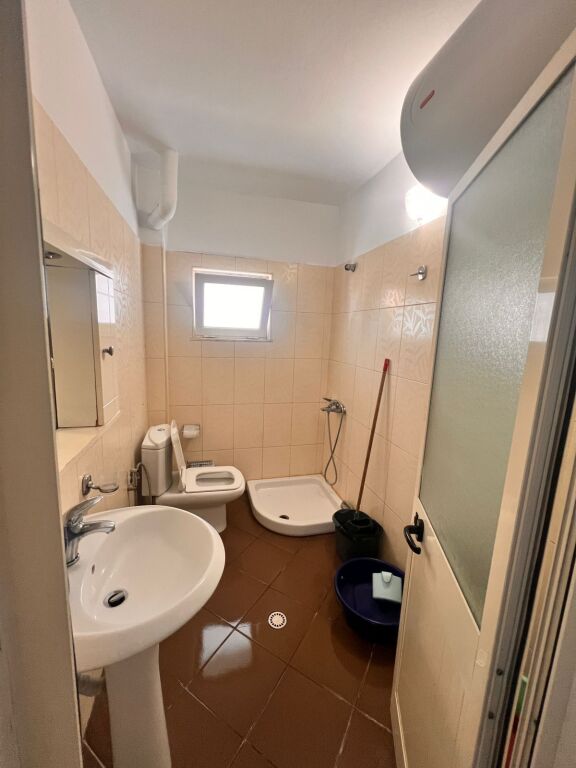 🏡 Apartament me qira – Ali Demi, Tiranë