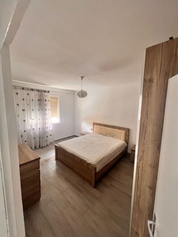 🏡 Apartament me qira – Ali Demi, Tiranë