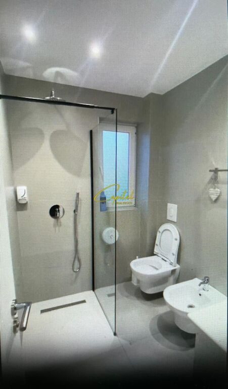 APARTAMENT ME QIRA 1+1 BULEVARDI ZOGU PARE 55.000 LEKE