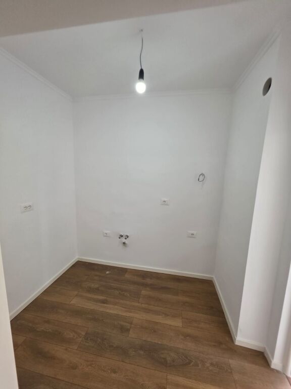 Shitet Apartament 1+1 📍Porcelan mbrapa Europianit
