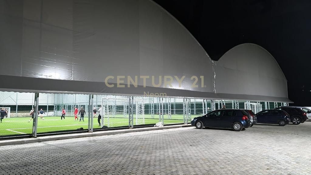 Shitet kompleks sportiv (fusha kalçeto) ne Linze