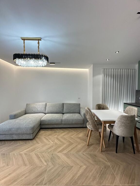 Shiten dy apartament se bashku, Rezidenca Oasis