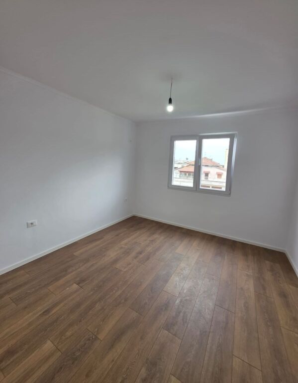 Shitet Apartament 1+1 📍Porcelan mbrapa Europianit
