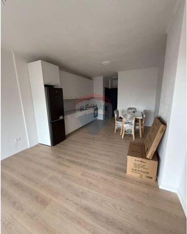 Super apartament 2+1 per shitje Fusha Avaicionit!