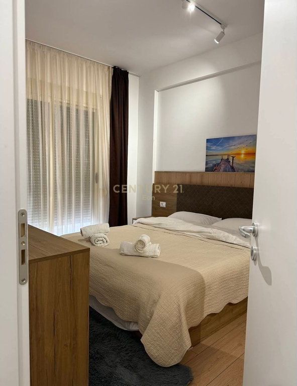 Shitet Apartament 1+1+ Oborr 60 M² ne Golem !