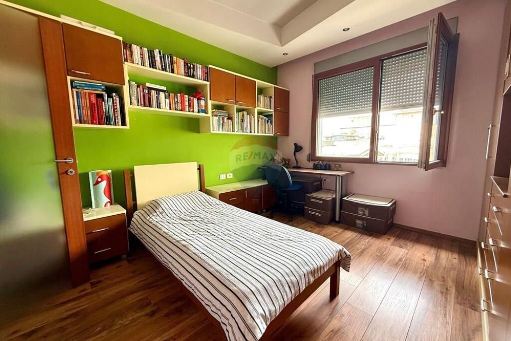 Apartament 4+1+studio, ne Qender te Tiranes!